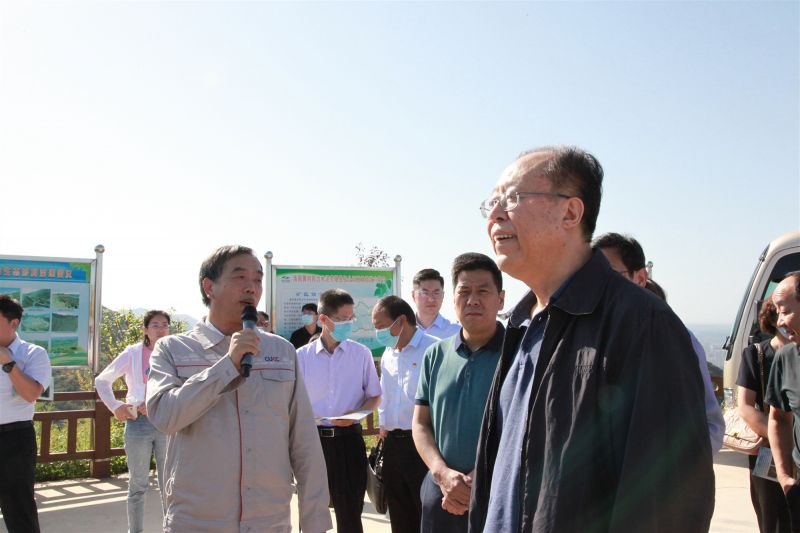 
				   
					河南省人大常委會黨組副書記、副主任馬懿一行到洛陽黃河同力調(diào)研
				 